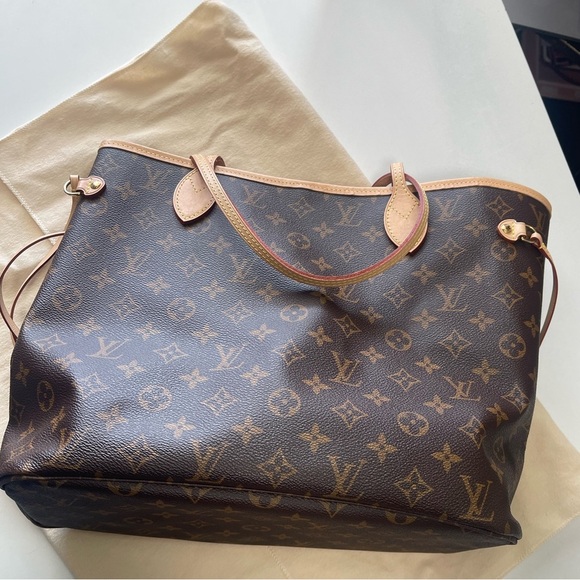 Never full MM monogram Tote Bag-Louis Vuitton. Comes with its box and dust bag. - Picture 10 of 10